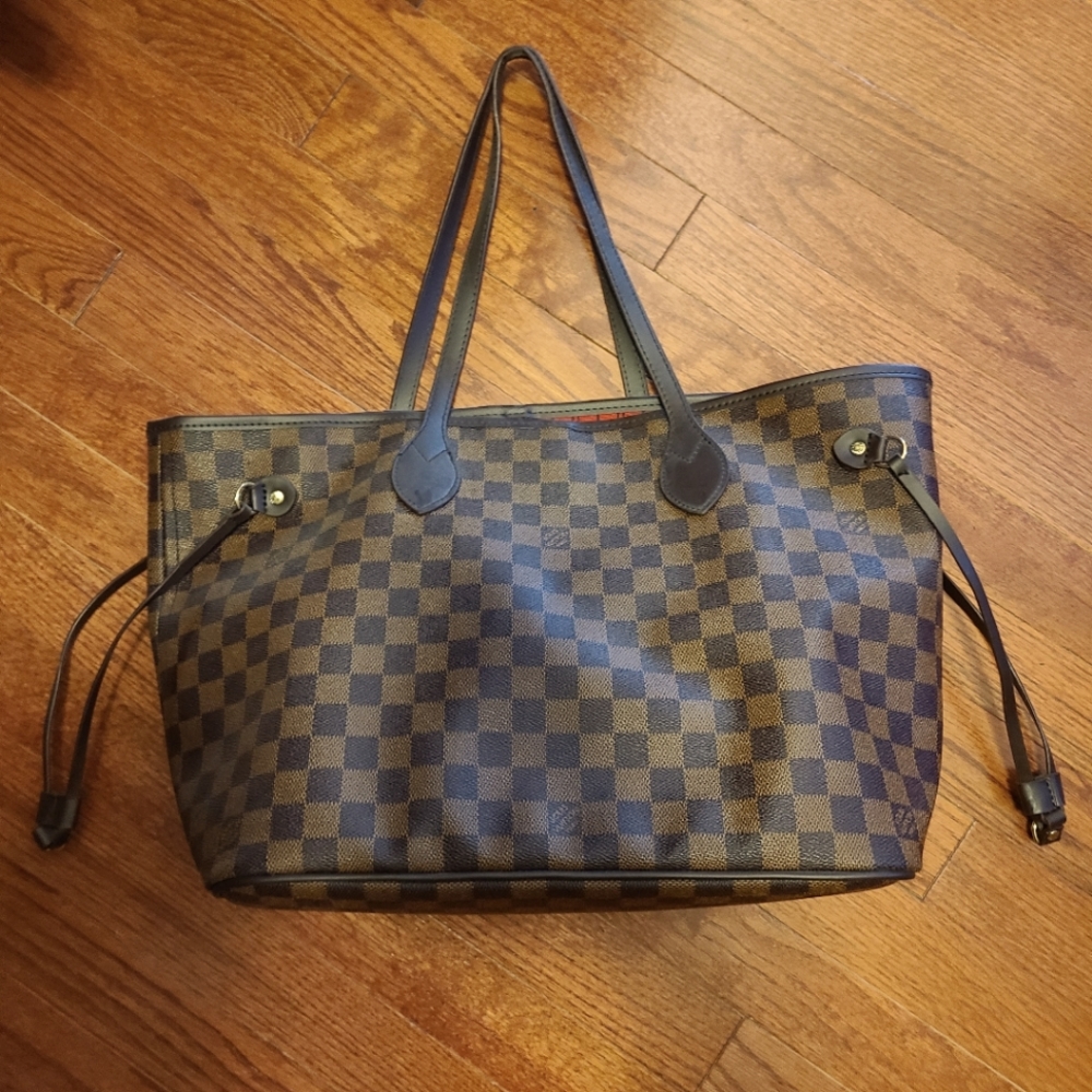 Tote bag with insert divider